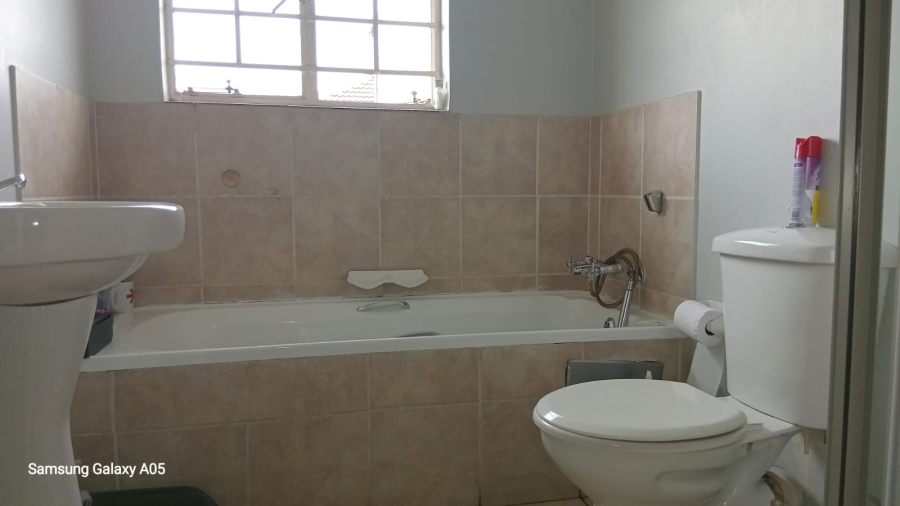 To Let 2 Bedroom Property for Rent in Minnebron Gauteng