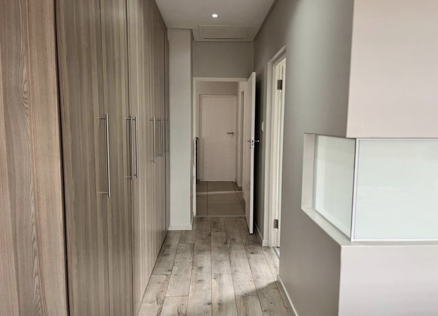 3 Bedroom Property for Sale in Crowthorne AH Gauteng