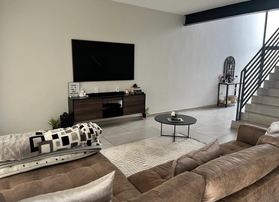 3 Bedroom Property for Sale in Crowthorne AH Gauteng