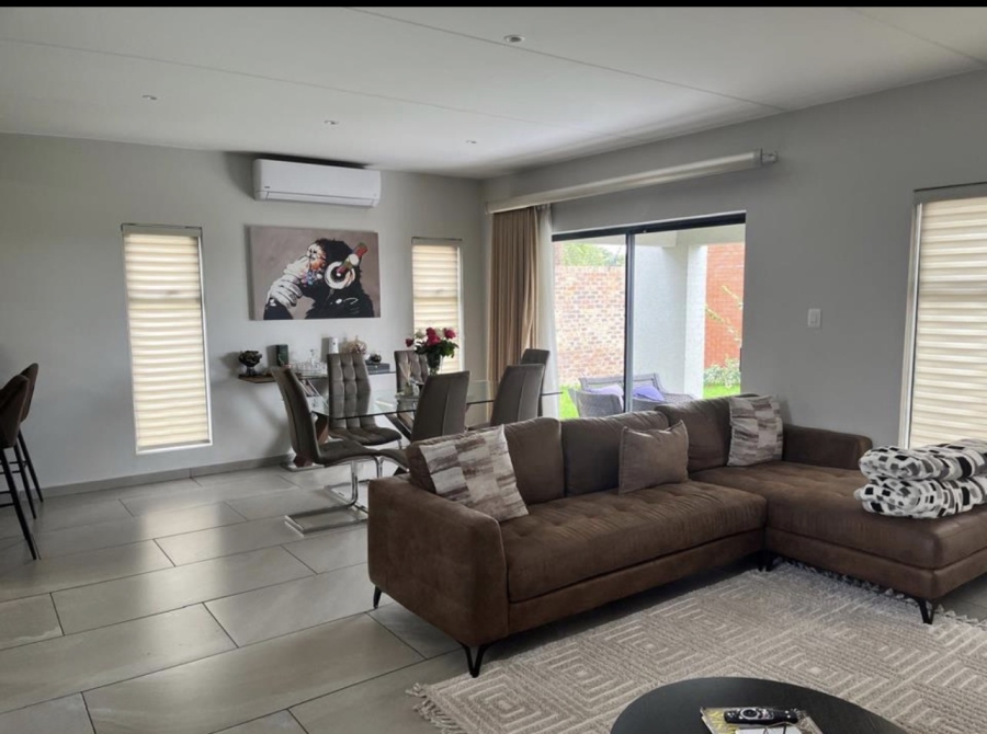 3 Bedroom Property for Sale in Crowthorne AH Gauteng