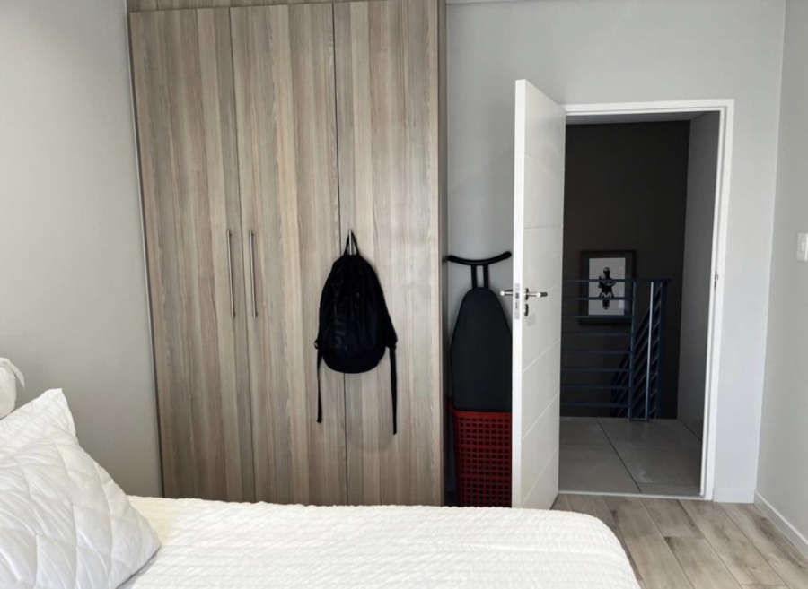 3 Bedroom Property for Sale in Crowthorne AH Gauteng