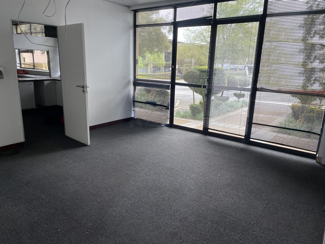 To Let Commercial Property for Rent in North Riding Gauteng