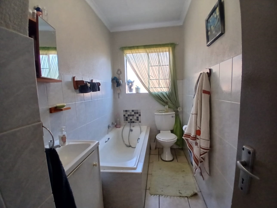 3 Bedroom Property for Sale in Hennopspark Gauteng