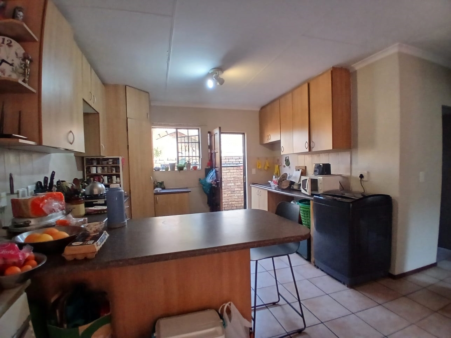 3 Bedroom Property for Sale in Hennopspark Gauteng