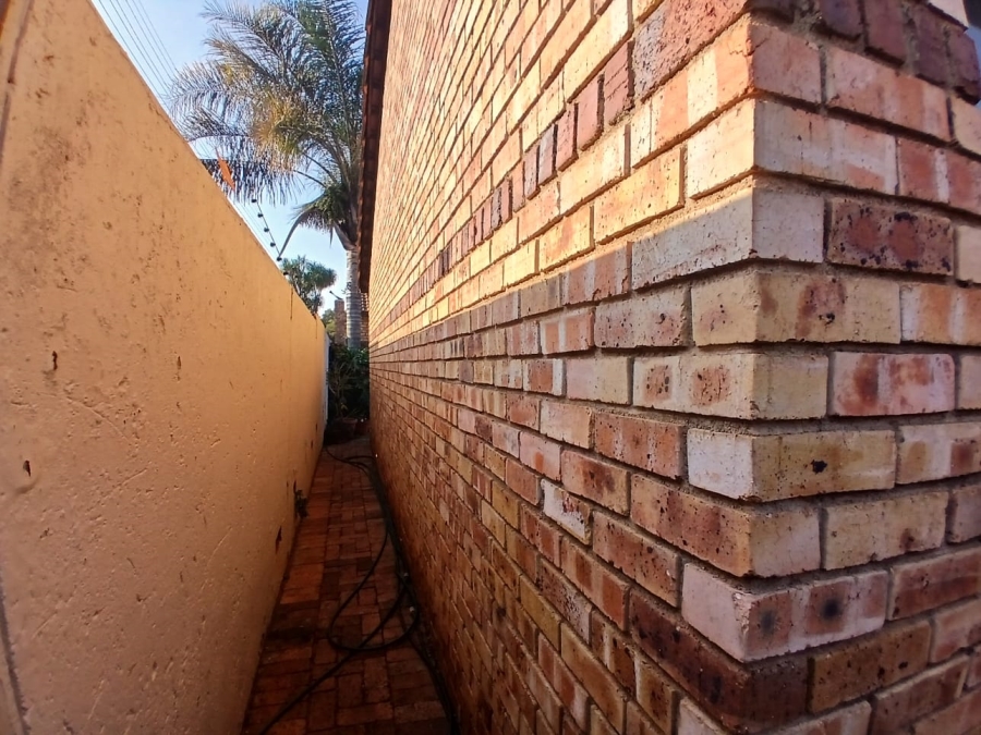 3 Bedroom Property for Sale in Hennopspark Gauteng