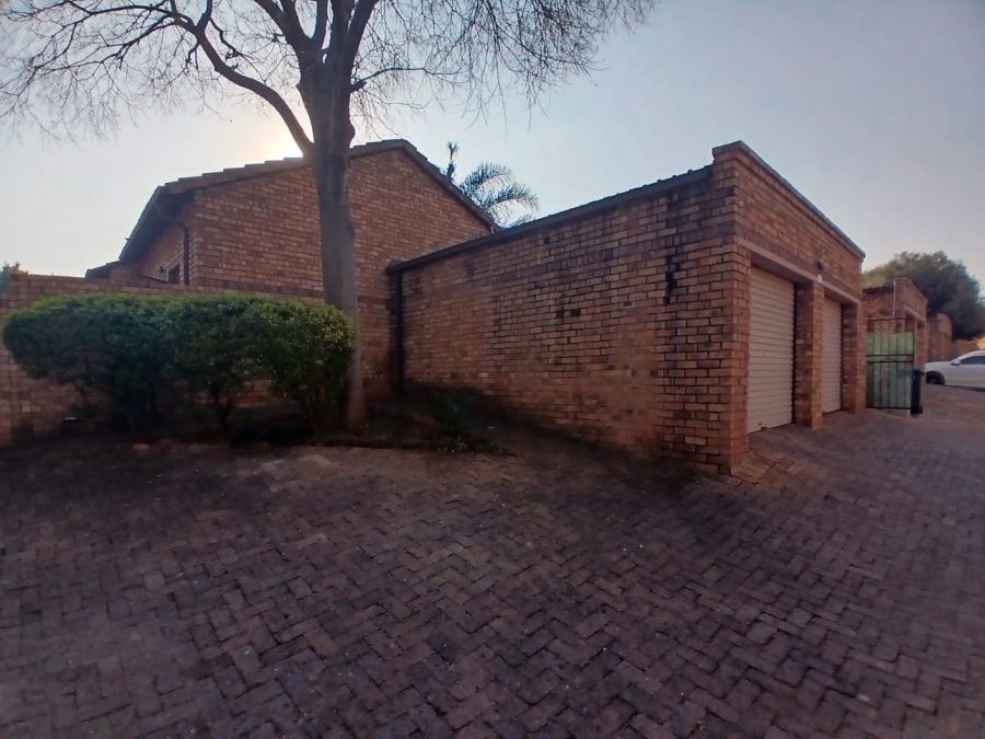 3 Bedroom Property for Sale in Hennopspark Gauteng