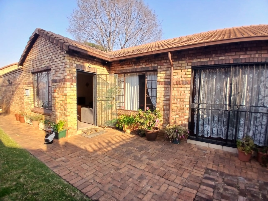 3 Bedroom Property for Sale in Hennopspark Gauteng