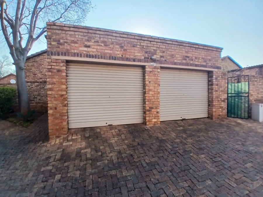 3 Bedroom Property for Sale in Hennopspark Gauteng