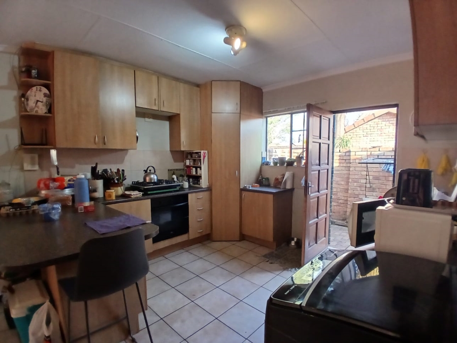3 Bedroom Property for Sale in Hennopspark Gauteng