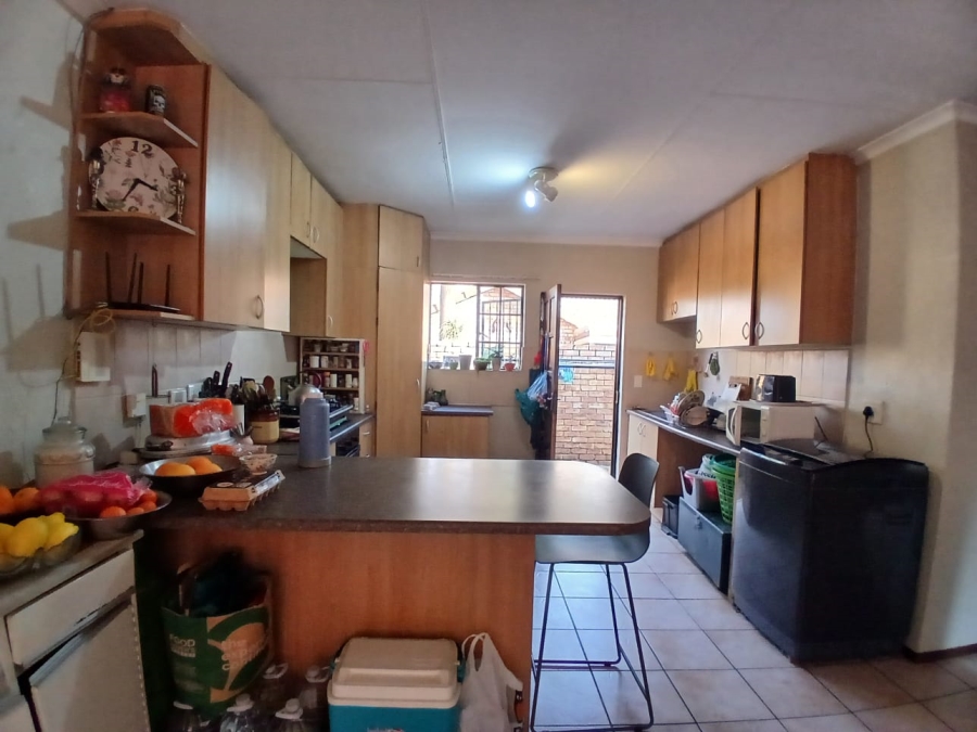 3 Bedroom Property for Sale in Hennopspark Gauteng