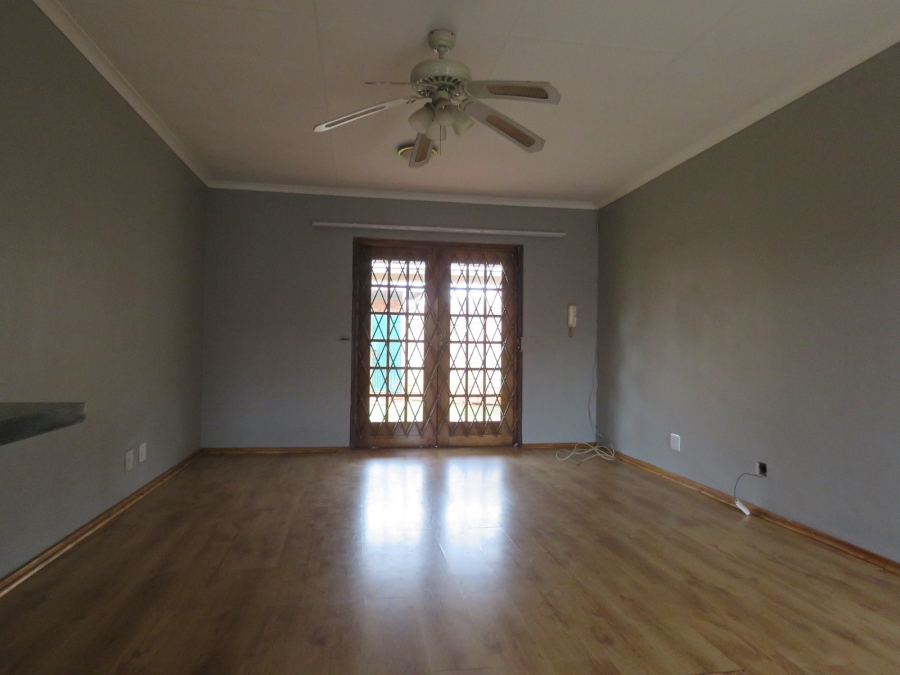 3 Bedroom Property for Sale in Die Hoewes Gauteng