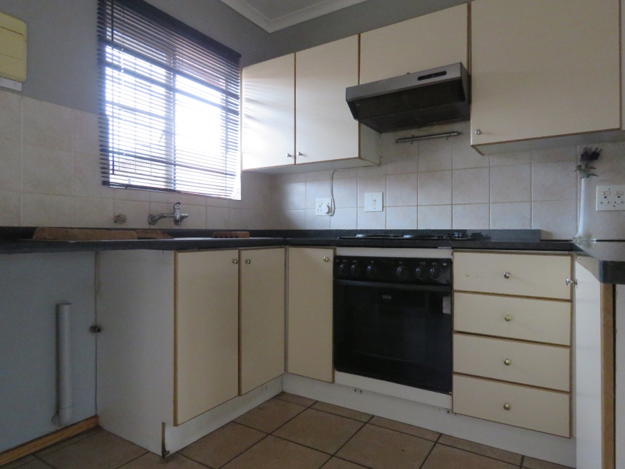 3 Bedroom Property for Sale in Die Hoewes Gauteng