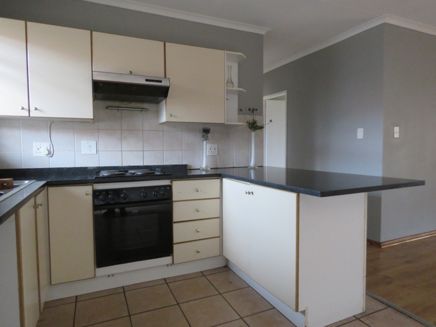 3 Bedroom Property for Sale in Die Hoewes Gauteng