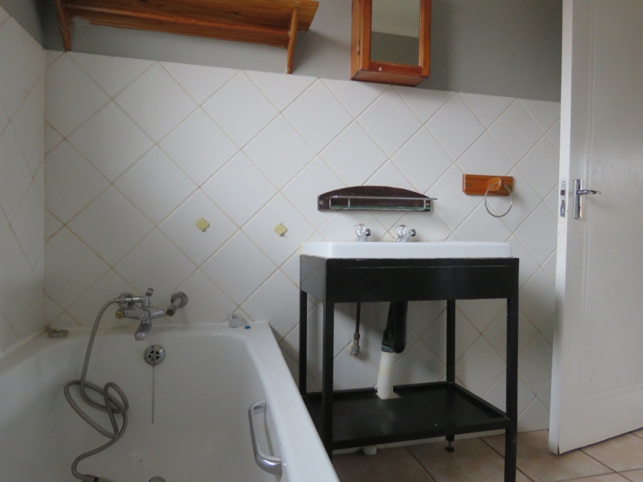 3 Bedroom Property for Sale in Die Hoewes Gauteng