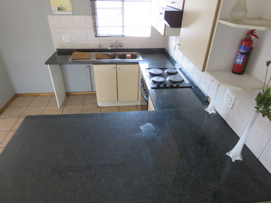 3 Bedroom Property for Sale in Die Hoewes Gauteng