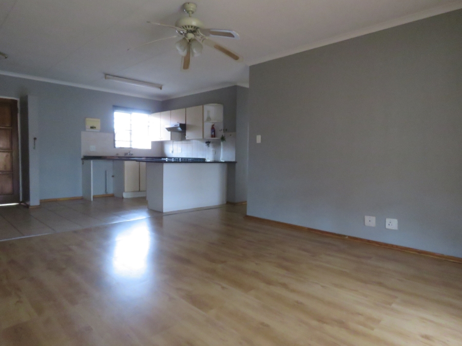 3 Bedroom Property for Sale in Die Hoewes Gauteng
