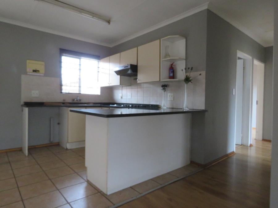 3 Bedroom Property for Sale in Die Hoewes Gauteng