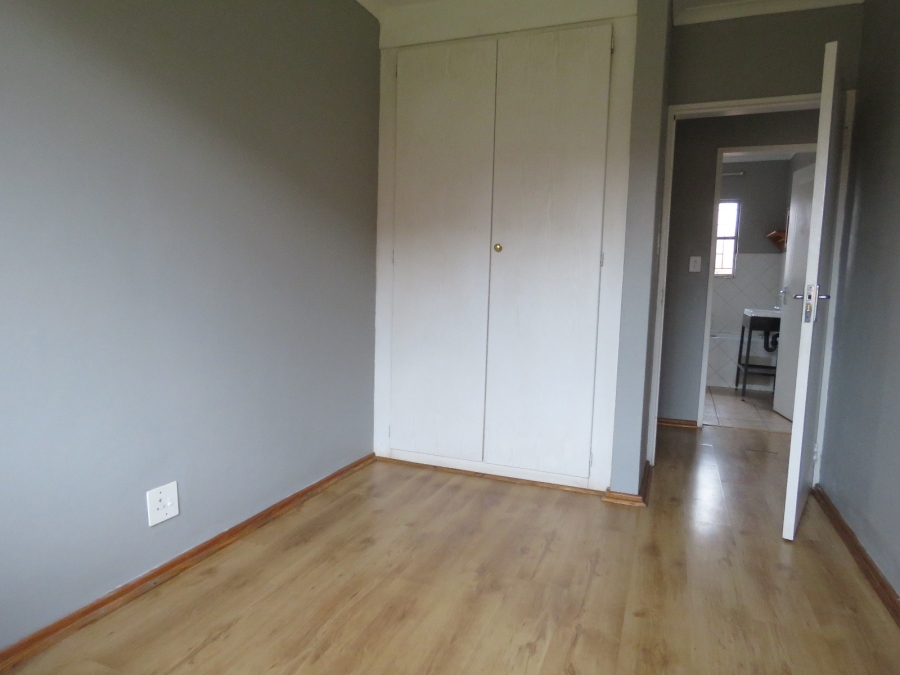 3 Bedroom Property for Sale in Die Hoewes Gauteng