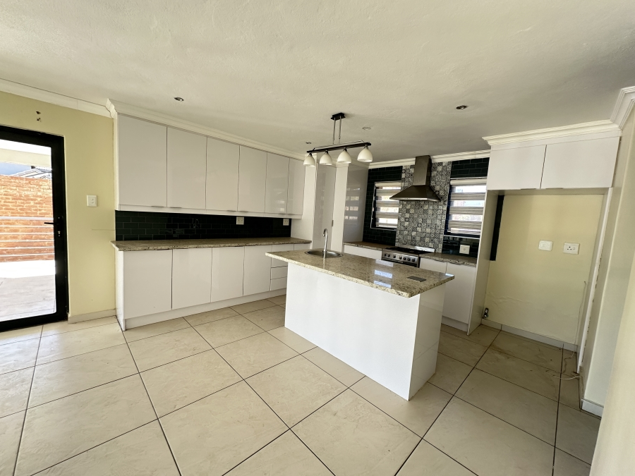 3 Bedroom Property for Sale in Olympus Gauteng