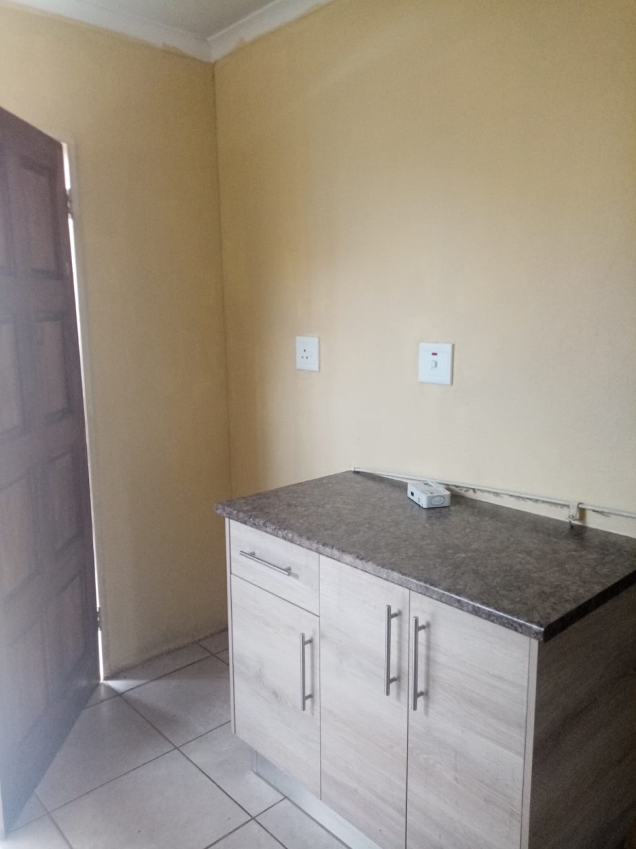 To Let 2 Bedroom Property for Rent in Windmill Park Gauteng