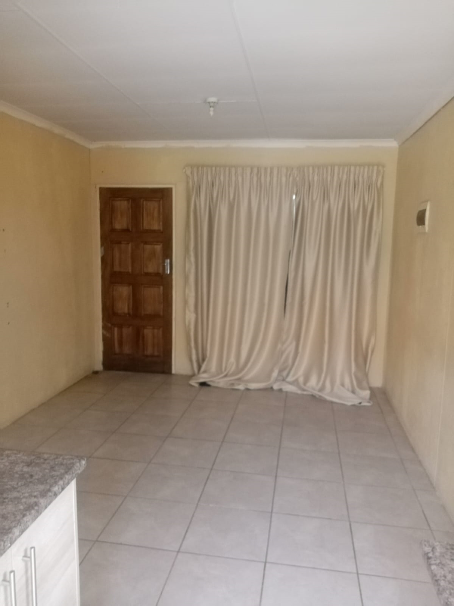 To Let 2 Bedroom Property for Rent in Windmill Park Gauteng