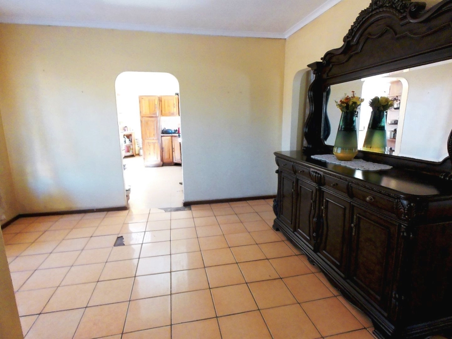 5 Bedroom Property for Sale in The Orchards Gauteng