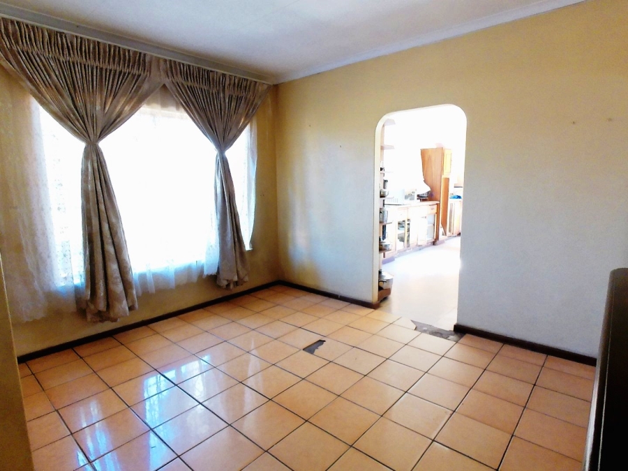 5 Bedroom Property for Sale in The Orchards Gauteng