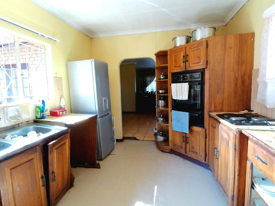 5 Bedroom Property for Sale in The Orchards Gauteng