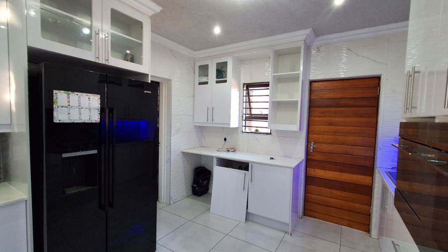 4 Bedroom Property for Sale in Norton Park Gauteng