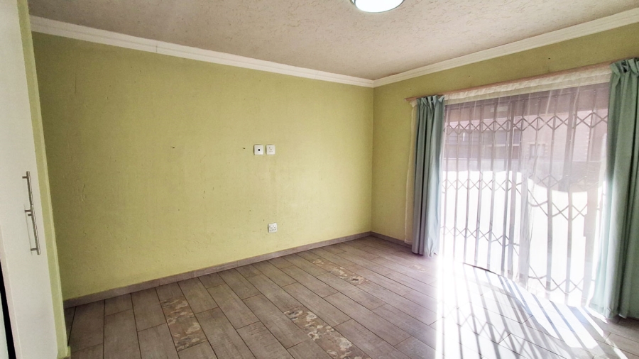 4 Bedroom Property for Sale in Norton Park Gauteng