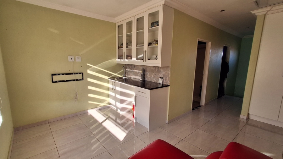 4 Bedroom Property for Sale in Norton Park Gauteng