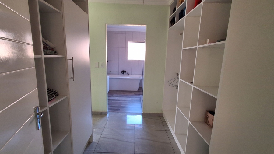 4 Bedroom Property for Sale in Norton Park Gauteng
