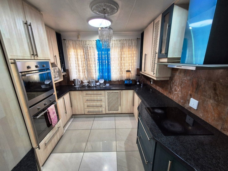 4 Bedroom Property for Sale in Magalieskruin Gauteng