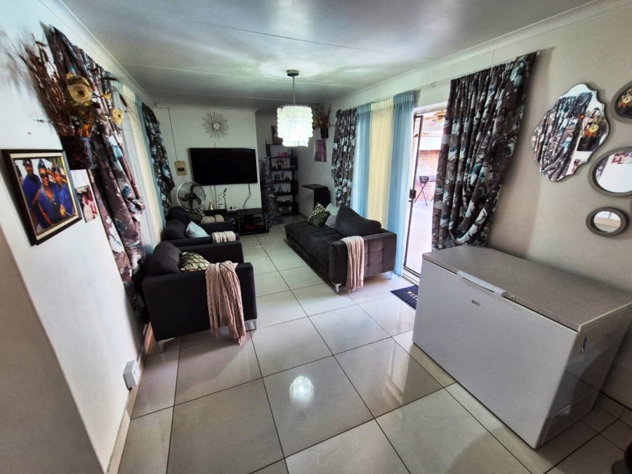 4 Bedroom Property for Sale in Magalieskruin Gauteng