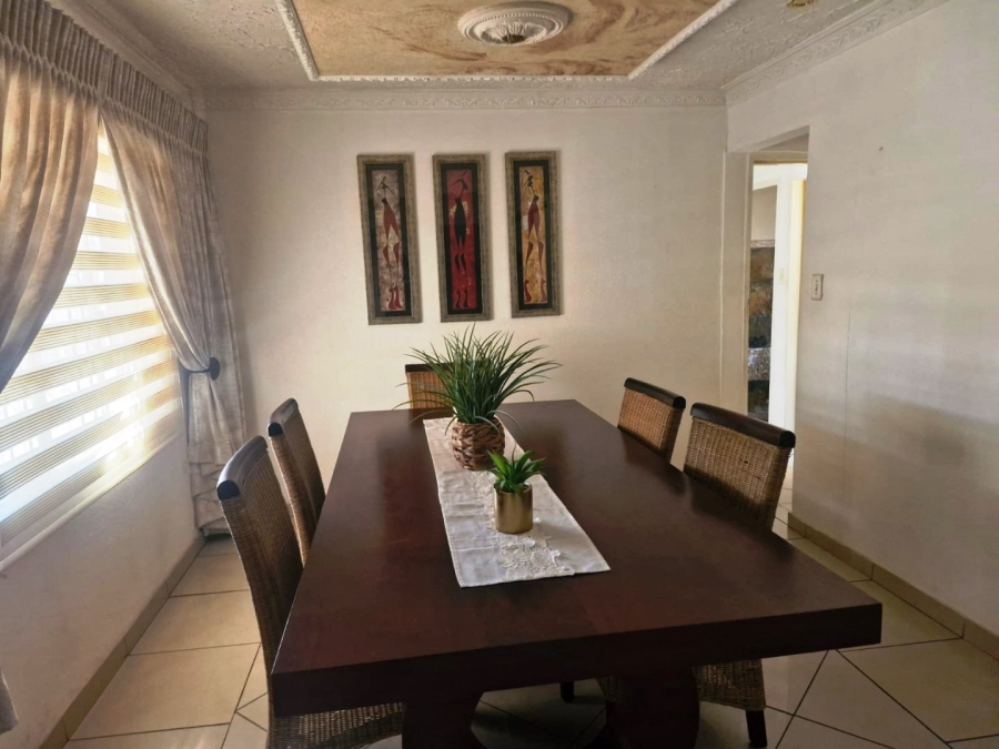 5 Bedroom Property for Sale in The Orchards Gauteng