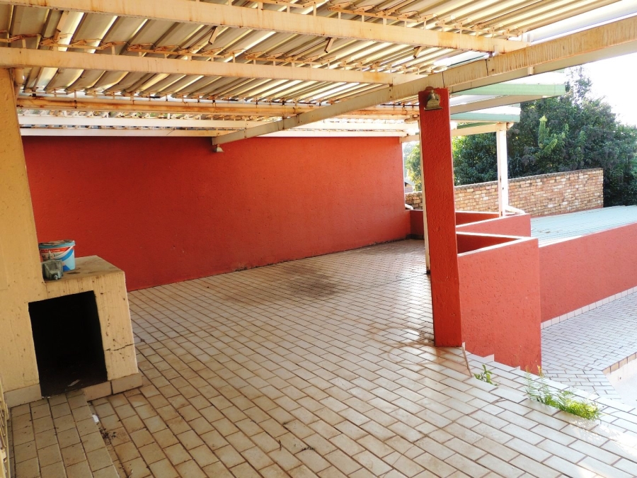 5 Bedroom Property for Sale in Amandasig Gauteng