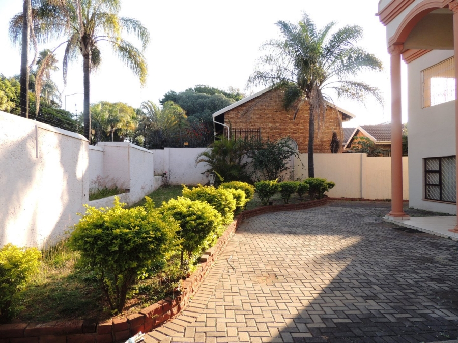5 Bedroom Property for Sale in Amandasig Gauteng