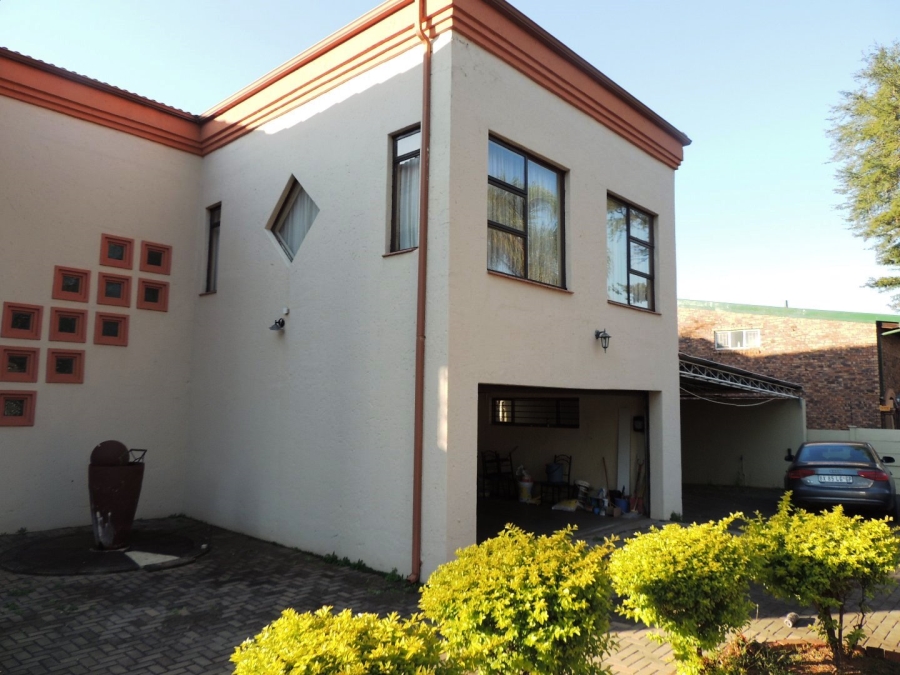 5 Bedroom Property for Sale in Amandasig Gauteng