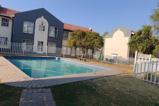 3 Bedroom Property for Sale in Die Hoewes Gauteng