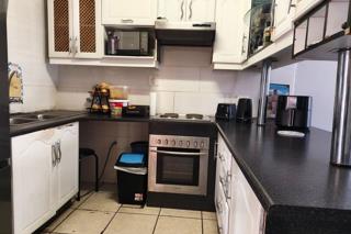 3 Bedroom Property for Sale in Die Hoewes Gauteng