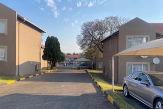 2 Bedroom Property for Sale in Die Hoewes Gauteng