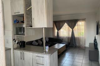 2 Bedroom Property for Sale in Die Hoewes Gauteng