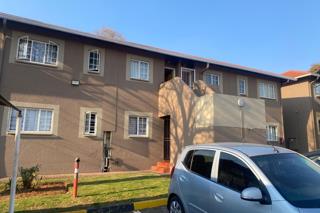 2 Bedroom Property for Sale in Die Hoewes Gauteng