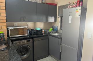 2 Bedroom Property for Sale in Vorna Valley Gauteng