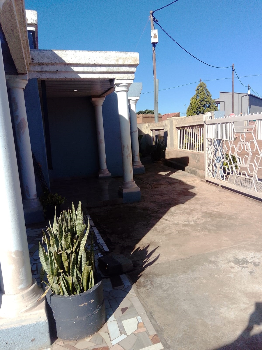 2 Bedroom Property for Sale in Soshanguve South Ext 4 Gauteng