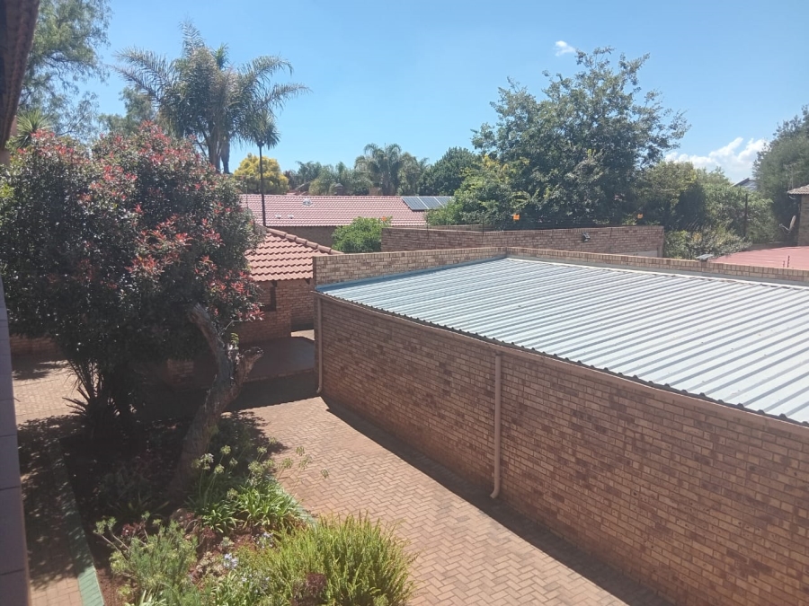 To Let 3 Bedroom Property for Rent in Kenleaf Gauteng