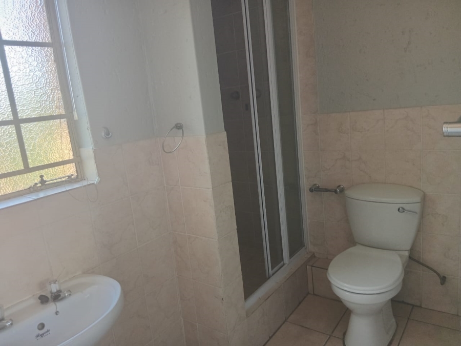 To Let 3 Bedroom Property for Rent in Kenleaf Gauteng