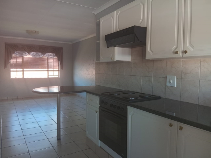 To Let 3 Bedroom Property for Rent in Kenleaf Gauteng