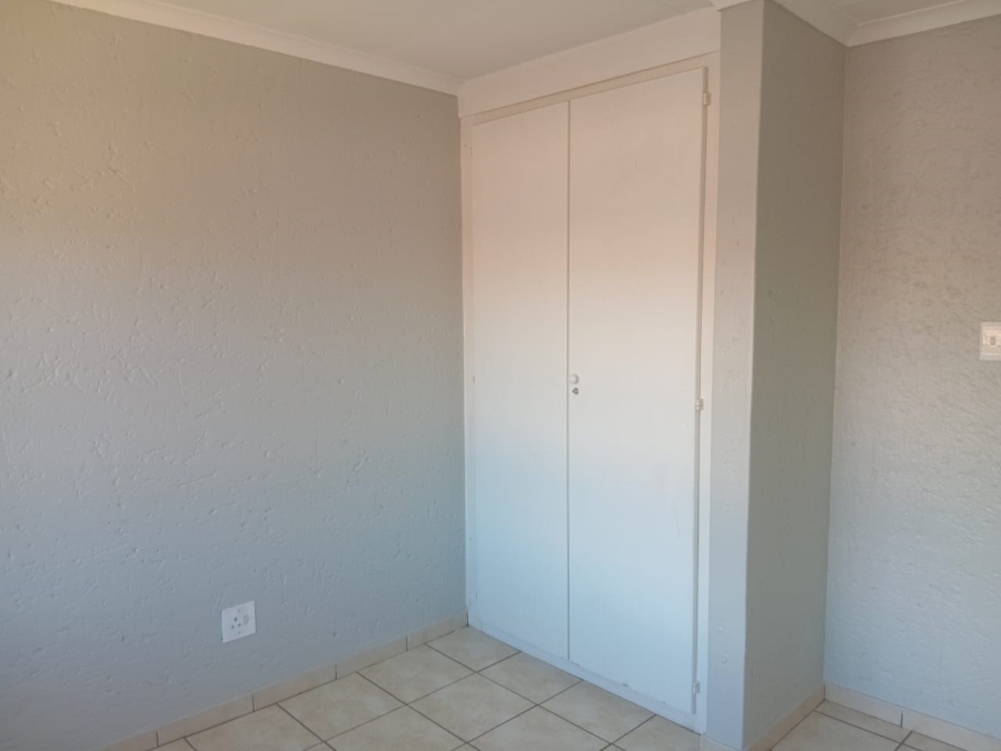 To Let 3 Bedroom Property for Rent in Kenleaf Gauteng