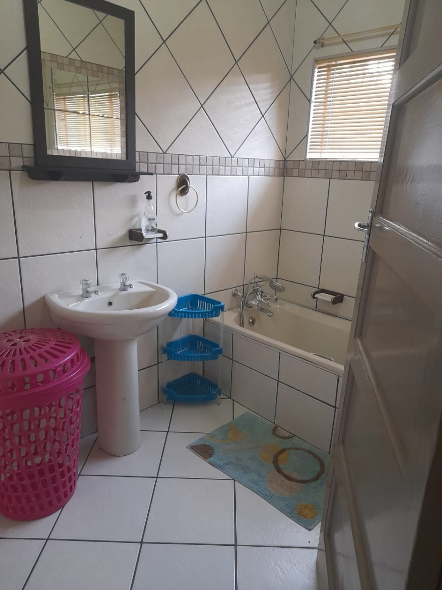 3 Bedroom Property for Sale in Selcourt Gauteng